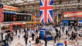 A Walk Through The London Victoria Station London England [upl. by Tinya338]